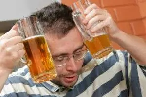 Лікування пивного алкоголізму: як кинути пити пиво?