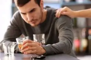 Возможно ли лечение алкоголизма на дому?