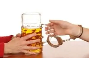 Лечение  пивного алкоголизма: как бросить пить пиво?